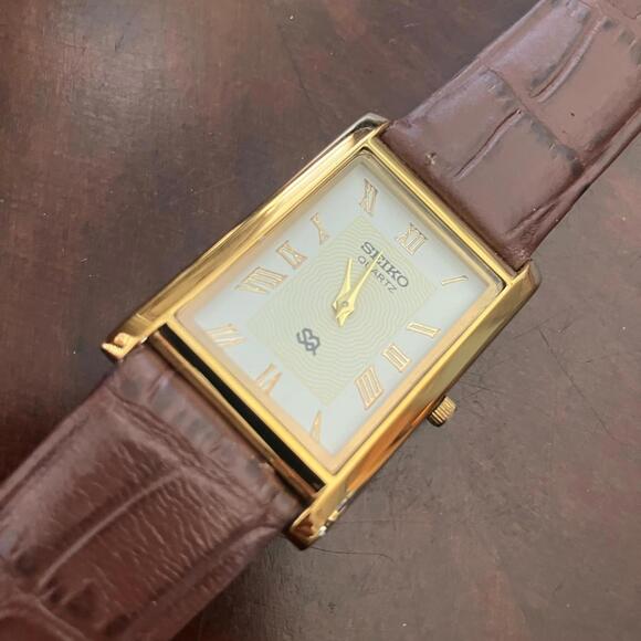 Seiko Gold Case with Brown Strap Watch 33mm rare vintage